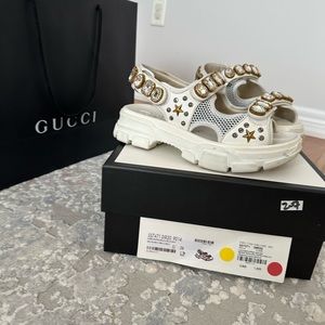 Gucci sandals. Size 8